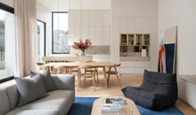 Charger l'image dans la galerie, Esstisch Rhomb von Prostoria – Design trifft auf Handwerkskunst