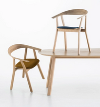 Charger l'image dans la galerie, Esstisch Rhomb von Prostoria – Design trifft auf Handwerkskunst