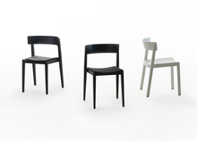 Carica l'immagine nel visualizzatore di Gallery, Prostoria Bik – Moderner Holzstuhl, stapelbar und besonders leicht