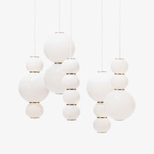 Load the image into the gallery viewer, Formagenda Pearls Suspension - 34 cm, Pendelleuchte mit Glaskugeln