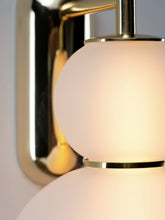 Load the image into the gallery viewer, Formagenda Pearls Wall, Wandleuchte mit Glaskugeln