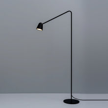 Load the image into the gallery viewer, Formagenda Chaplin Stehleuchte mit Dimmer