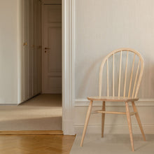 Load the image into the gallery viewer, L.Ercolani Holzstuhl im Windsor Stil - Modell Utility Chair
