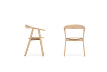 Load the image into the gallery viewer, Prostoria Rhomb Stuhl – Designstuhl aus Massivholz mit Armlehnen