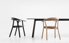 Load the image into the gallery viewer, Prostoria Rhomb Stuhl – Designstuhl aus Massivholz mit Armlehnen