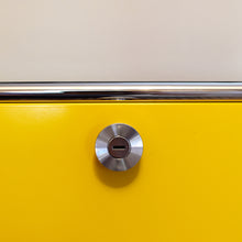 Charger l'image dans la galerie, USM Haller Sideboard mit Klappen - 227 x 74 cm, goldgelb RAL 1004