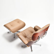 Load the image into the gallery viewer, Vitra Eames Lounge Chair Sessel & Ottoman XL (neue Maße) Palisander, Leder Caramel