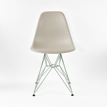 Load the image into the gallery viewer, Vitra – Eames Plastic Side Chair DSR, base white & other colors