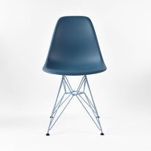 Load the image into the gallery viewer, Vitra – Eames Plastic Side Chair DSR, base white & other colors
