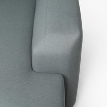 Lade das Bild in den Galerie-Viewer, Schlafsofa FADE von Prostoria – Minimalismus mit Komfort