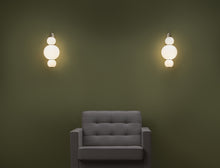 Load the image into the gallery viewer, Formagenda Pearls Wall, Wandleuchte mit Glaskugeln