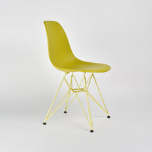 Load the image into the gallery viewer, Vitra – Eames Plastic Side Chair DSR, base white & other colors