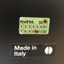 Load the image into the gallery viewer, Knoll Saarinen Esstisch schwarz, rund ø 120 cm