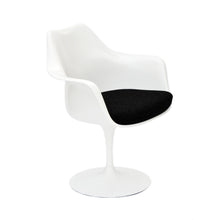 Charger l'image dans la galerie, Knoll Saarinen Tulip Armlehnstuhl, weiss, drehbar mit Sitzkissen Hallingdal