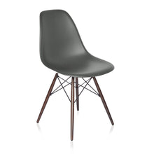 Carica l'immagine nel visualizzatore di Gallery, Vitra Eames Plastic Side Chair DSW, Untergestell Ahorn, dunkel & weitere Farben