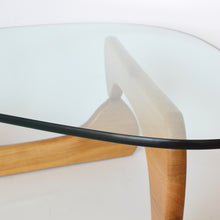 Lade das Bild in den Galerie-Viewer, vitra Coffee Table Isamu Noguchi, 1944 & weitere Farben
