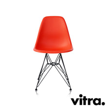 Afbeelding in Gallery-weergave laden, Vitra Eames Plastic Side Chair RE DSR, Untergestell schwarz (outdoor tauglich) & weitere Farben