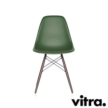 Carica l'immagine nel visualizzatore di Gallery, Vitra Eames Plastic Side Chair DSW, Untergestell Ahorn, dunkel & weitere Farben