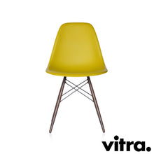 Carica l'immagine nel visualizzatore di Gallery, Vitra Eames Plastic Side Chair DSW, Untergestell Ahorn, dunkel & weitere Farben