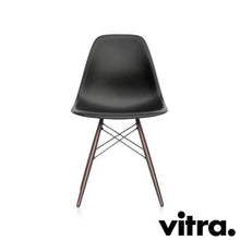 Carica l'immagine nel visualizzatore di Gallery, Vitra Eames Plastic Side Chair DSW, Untergestell Ahorn, dunkel & weitere Farben