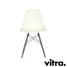 Carica l'immagine nel visualizzatore di Gallery, Vitra Eames Plastic Side Chair DSW, Untergestell Ahorn, dunkel & weitere Farben