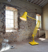 Lade das Bild in den Galerie-Viewer, Anglepoise® Original 1227 Giant Floor Lamp / Maxi Stehlampe & weitere Farben