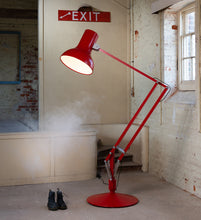 Carica l'immagine nel visualizzatore di Gallery, Anglepoise® Type 75 Giant Floor Lamp / Maxi Stehlampe & weitere Farben