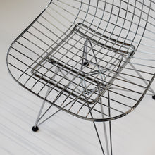 Afbeelding in Gallery-weergave laden, vitra Eames Wire Chair DKR, ohne Polster