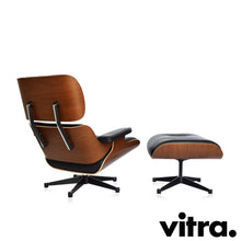 Charger l'image dans la galerie, Vitra Eames Lounge Chair & Ottoman, poliert / Seiten schwarz, Nussbaum schwarz pigmentiert, Leder Premium F Nero (XL / Neue Maße)