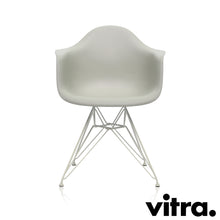 Carica l'immagine nel visualizzatore di Gallery, Vitra Eames Plastic Armchair RE - DAR, Untergestell weiss & weitere Farben