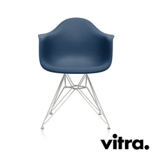 Carica l'immagine nel visualizzatore di Gallery, Vitra Eames Plastic Armchair RE - DAR, Untergestell weiss & weitere Farben