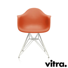 Carica l'immagine nel visualizzatore di Gallery, Vitra Eames Plastic Armchair RE - DAR, Untergestell weiss & weitere Farben