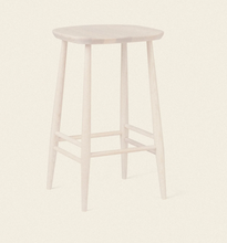 Afbeelding in Gallery-weergave laden, L.Ercolani Barhocker im Windsor Stil - Modell Utility Bar Stool
