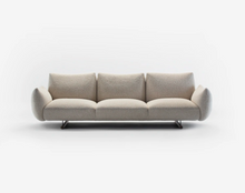 Load the image into the gallery viewer, BUFFA Sofa von Prostoria – Skulpturaler Komfort in moderner Form
