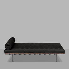 Afbeelding in Gallery-weergave laden, Knoll Barcelona Daybed Relax, Ludwig Mies van der Rohe 1929

