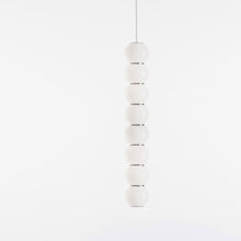 Carica l&#39;immagine nel visualizzatore di Gallery, Formagenda Pearls Double Suspension - 67 cm, Pendelleuchte mit Glaskugeln
