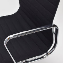 Load the image into the gallery viewer, vitra Eames EA108 Aluminium Chair - drehbarer Bürostuhl mit Armlehnen
