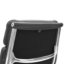 Carica l&#39;immagine nel visualizzatore di Gallery, Vitra Eames Soft Pad Chair EA 222 + Stool EA 223 - Set Angebot
