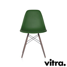 Charger l&#39;image dans la galerie, Vitra Eames Plastic Side Chair DSW, Untergestell Ahorn, dunkel &amp; weitere Farben
