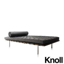 Charger l&#39;image dans la galerie, Knoll Barcelona Daybed Relax, Ludwig Mies van der Rohe 1929
