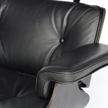 Charger l&#39;image dans la galerie, Vitra Eames Lounge Chair &amp; Ottoman, schwarz / schwarz, Esche schwarz, Leder Premium F Nero (XL / Neue Maße)
