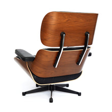 Charger l&#39;image dans la galerie, Vitra Eames Lounge Chair &amp; Ottoman, poliert / Seiten schwarz, Nussbaum schwarz pigmentiert, Leder Premium F Nero (XL / Neue Maße)
