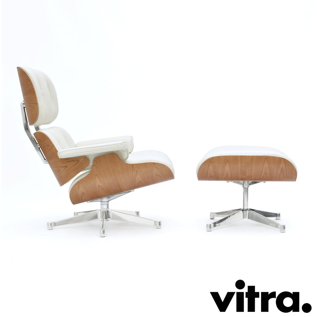 Vitra Eames Lounge Chair & Ottoman, poliert, Amerikanischer Kirschbaum, Leder Premium F Snow (Klassische Maße)