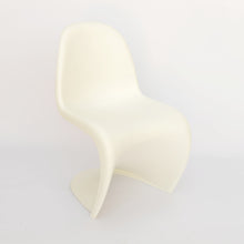 Carica l&#39;immagine nel visualizzatore di Gallery, vitra Panton Chair &amp; weitere Farben (neue Höhe)
