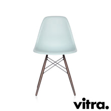 Afbeelding in Gallery-weergave laden, Vitra Eames Plastic Side Chair DSW, Untergestell Ahorn, dunkel &amp; weitere Farben
